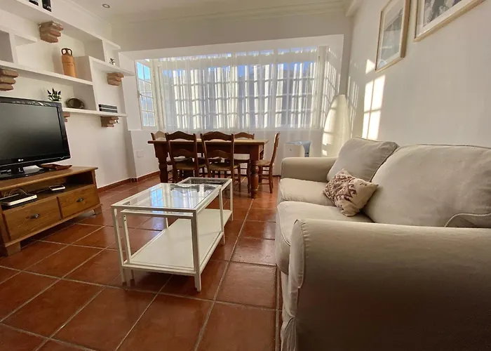 Piso En San Roque, Centro Neuralgico Del Campo De Gibraltar